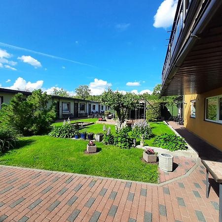 Guesthouse Maenniku Parnu Bagian luar foto