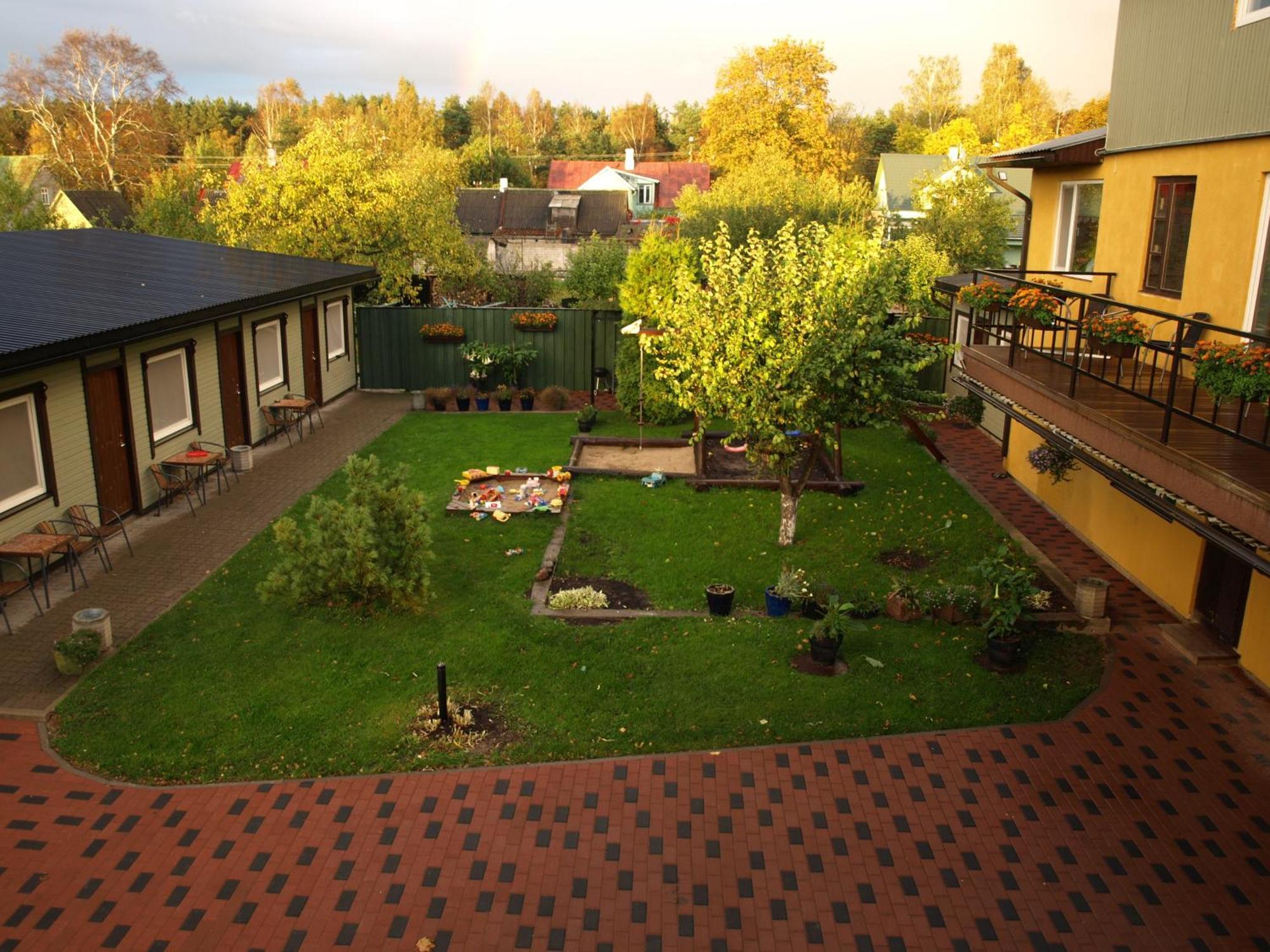 Guesthouse Maenniku Parnu Bagian luar foto
