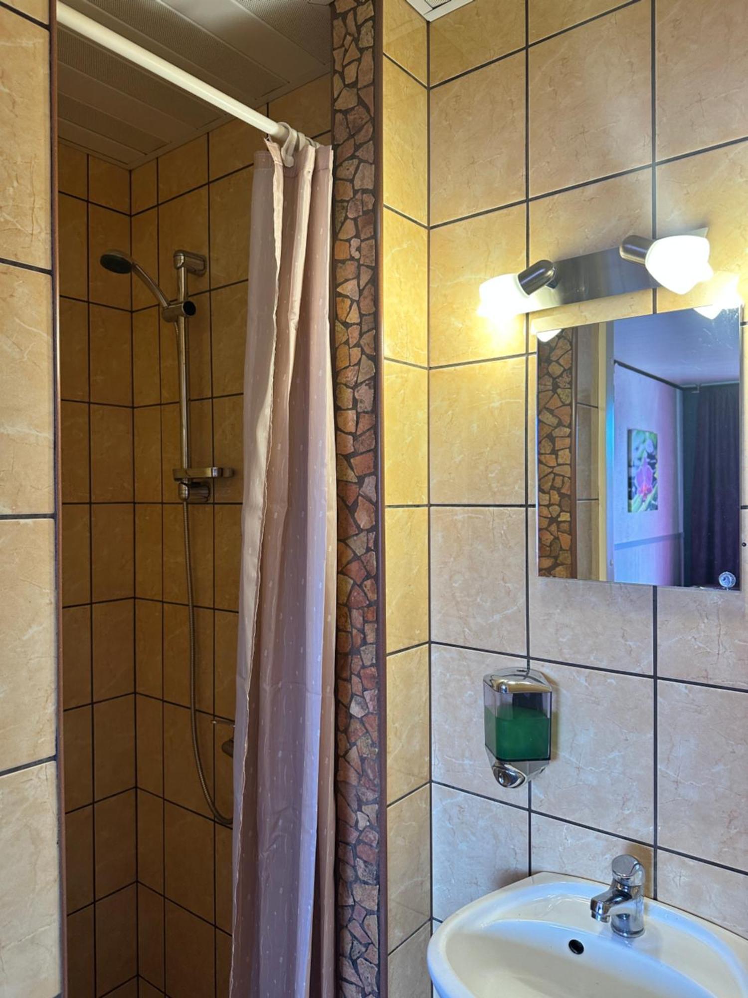 Guesthouse Maenniku Parnu Bagian luar foto