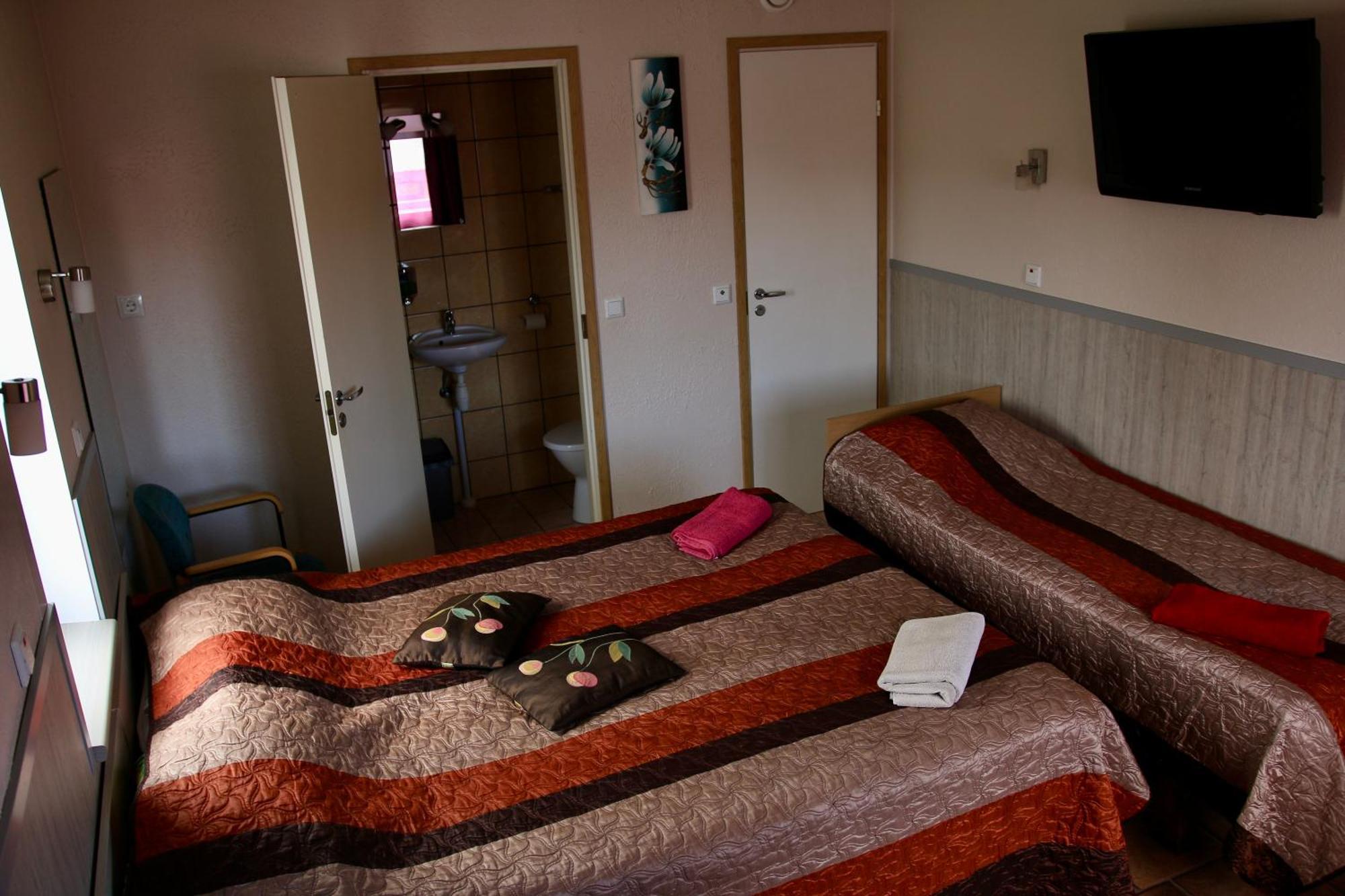 Guesthouse Maenniku Parnu Bagian luar foto