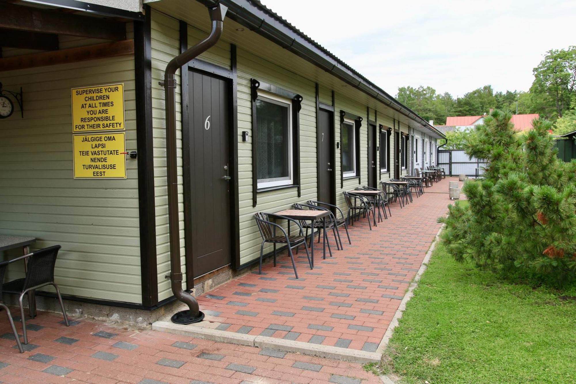Guesthouse Maenniku Parnu Bagian luar foto