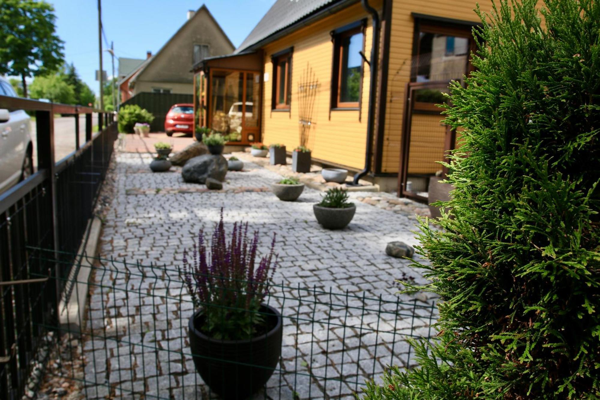 Guesthouse Maenniku Parnu Bagian luar foto